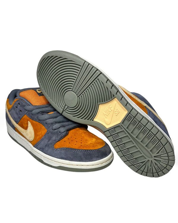 Dunk Light Carbon Monarch